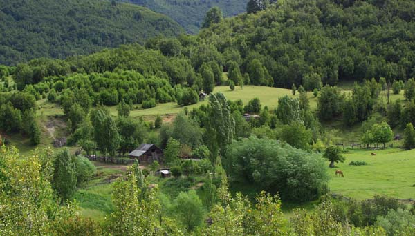 Border settlement of El Leon