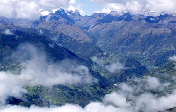 Rosaspata amidst mountains of Vilcabamba
