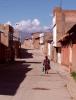 Woman in Lampa, el pueblo rosada