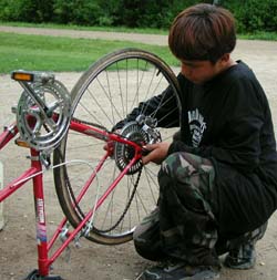 Dwayne replacing his fixed tire