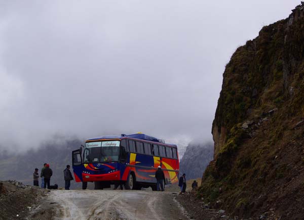Bus at Abra Halaga Bus at Abra Halaga