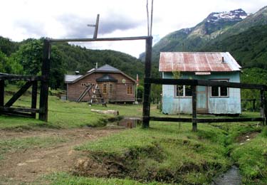 El Leon Escuela (school)